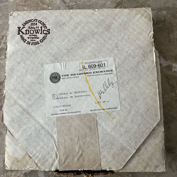 Vintage Scarlett and Rhett collectible series plate by Edwin Knowles - Picture 5 of 5